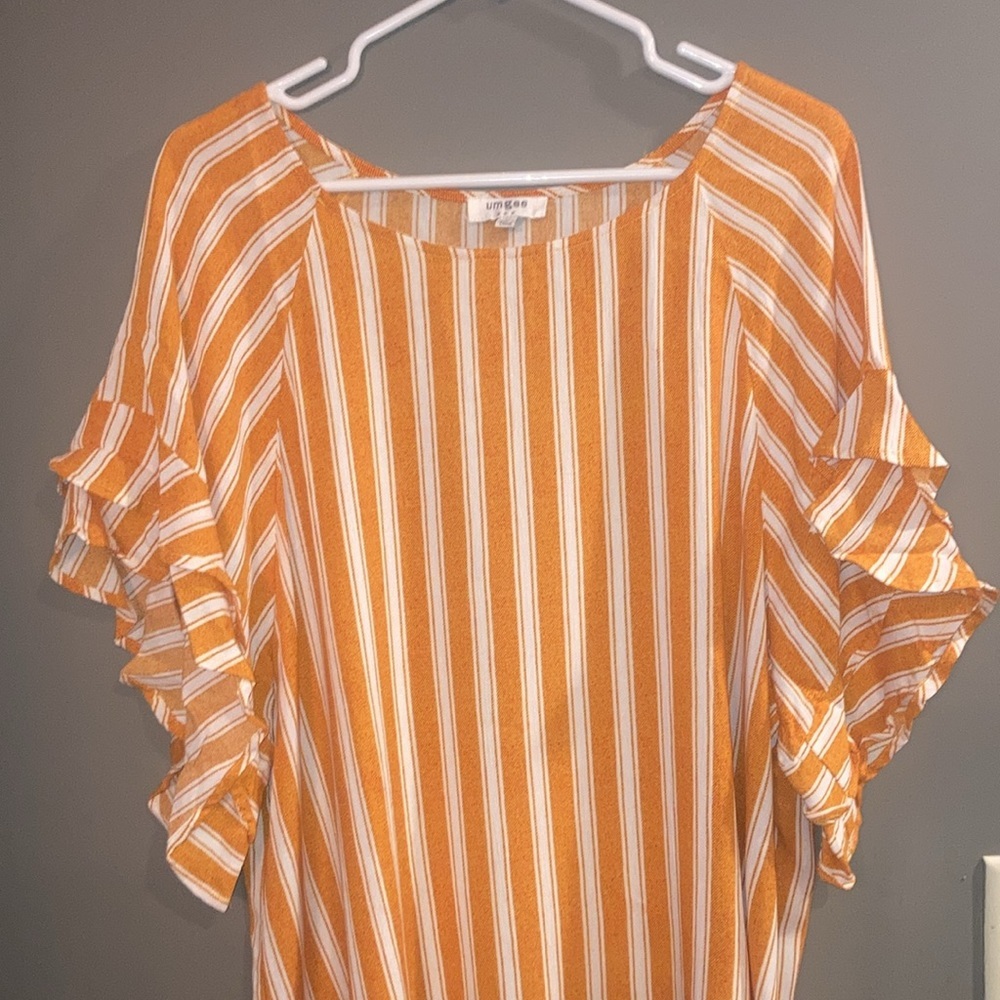 Striped Ruffle-sleeve Blouse - Picture 2 of 4
